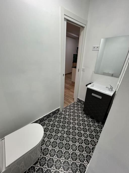 Apartamento Recien Reformado Con 5 Habitaciones Y 3 Banos Madrid Eksteriør billede