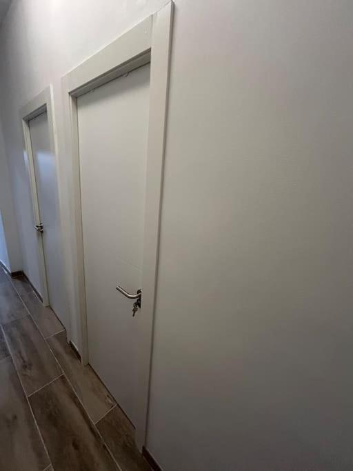 Apartamento Recien Reformado Con 5 Habitaciones Y 3 Banos Madrid Eksteriør billede
