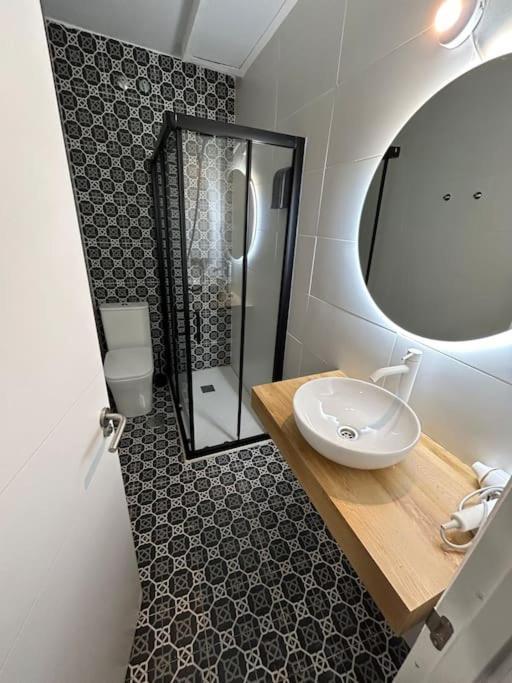 Apartamento Recien Reformado Con 5 Habitaciones Y 3 Banos Madrid Eksteriør billede