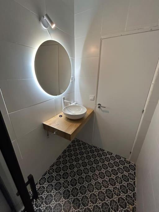 Apartamento Recien Reformado Con 5 Habitaciones Y 3 Banos Madrid Eksteriør billede